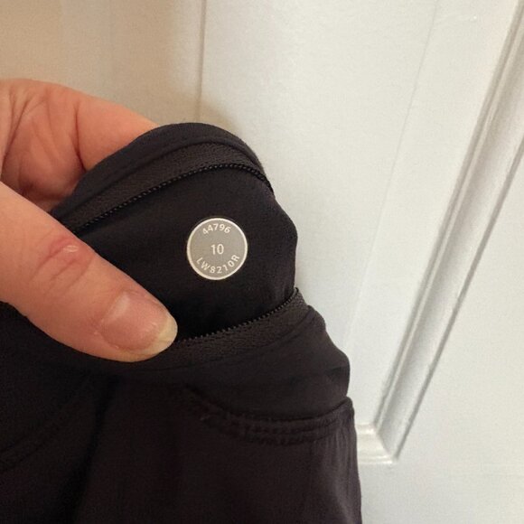 Lululemon Run Pace Setter Skirt in Black with Pleats Shorts - 10 - Picture 5 of 8